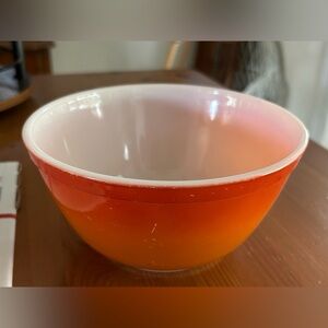Pyrex Ombre Mixing Bowl